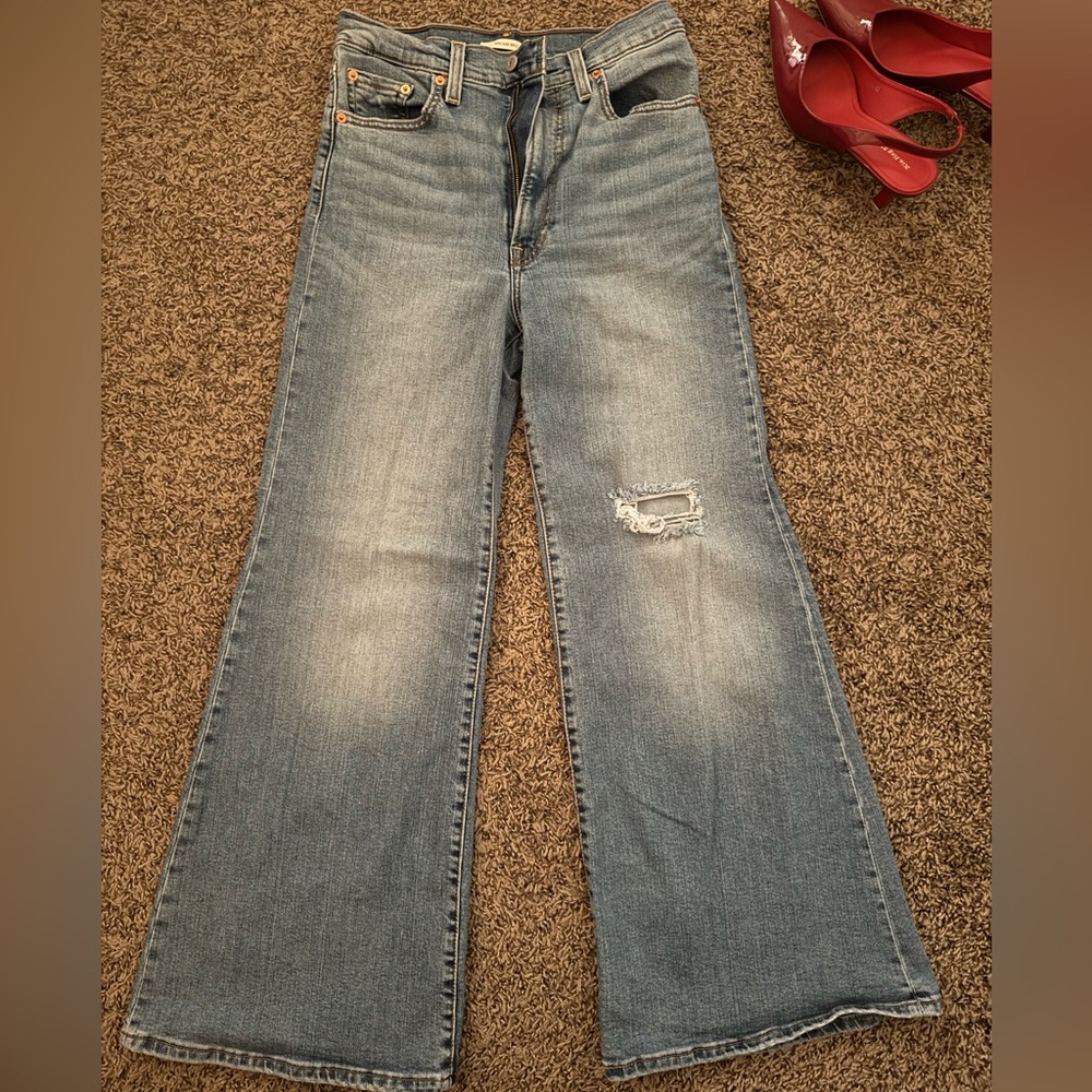 LEVIS RIBCAGE BELL BOTTOM JEANS (NEVER WORN)